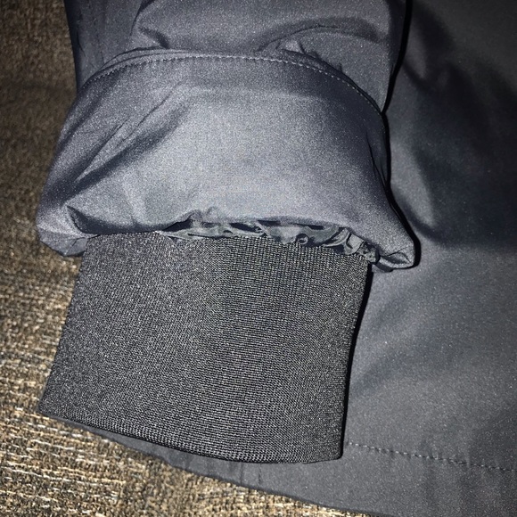 Weatherproof jacket - Picture 9 of 16